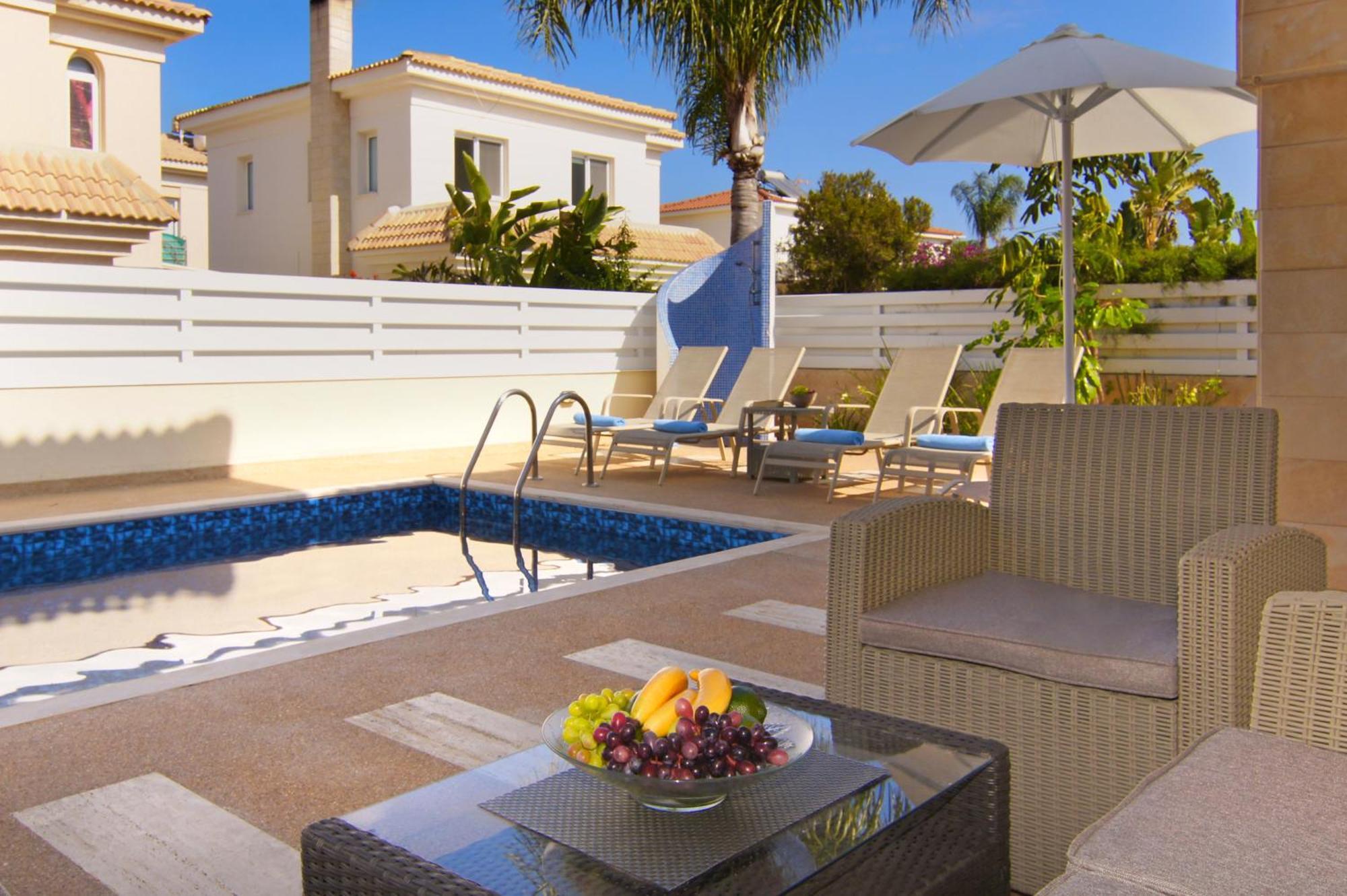 Villa Alyson Paralimni Exterior photo